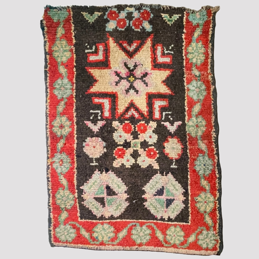 Marrokansk Boucheroite tæppe med blomster motiver | Grønlykke.com